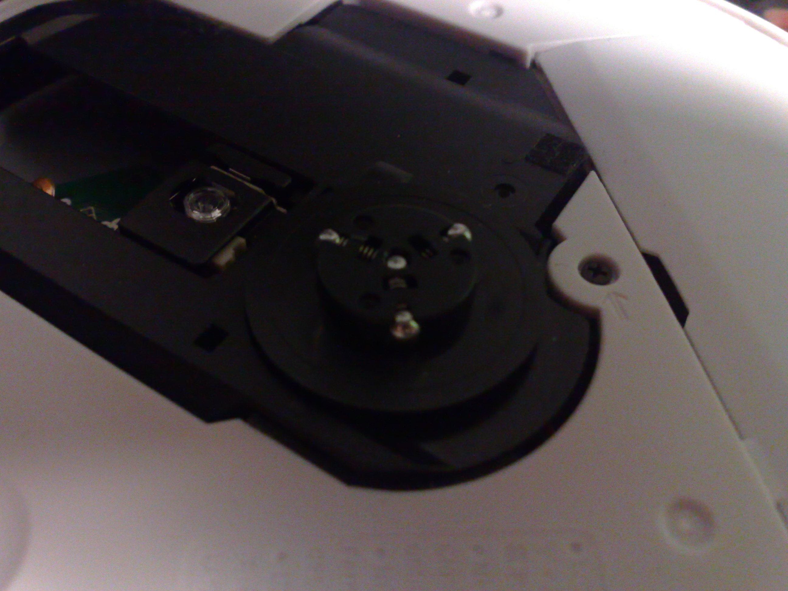 Discman spindle
          inside discman